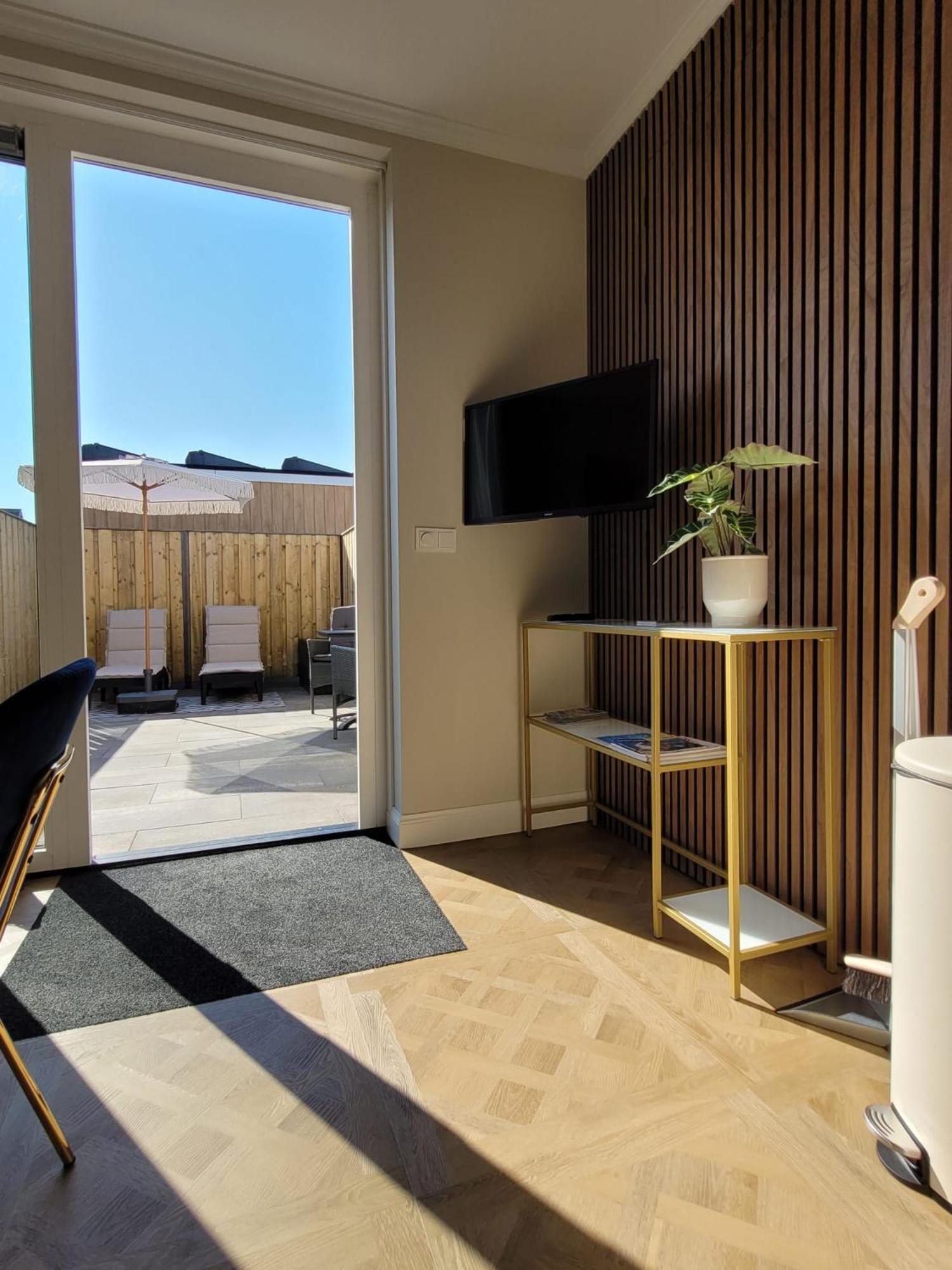 Luxe Kamer Langendam 48 Met Prive Terras Zoutelande Exterior foto
